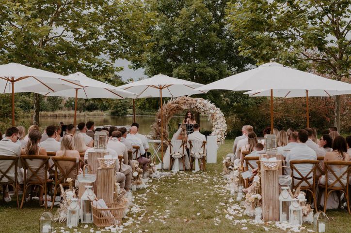 Eine Hochzeitslocation in der Nähe von Würzburg und Kitzingen. Prichsenstadt Hoel Freihof Hochzeiten feiern.